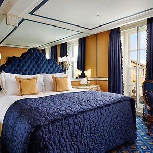 Royal Zimmer mit Kingsize-Bett